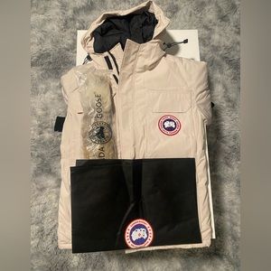 Canadian Goose Expedition Parka. Brand New, Never Worn Too Big.